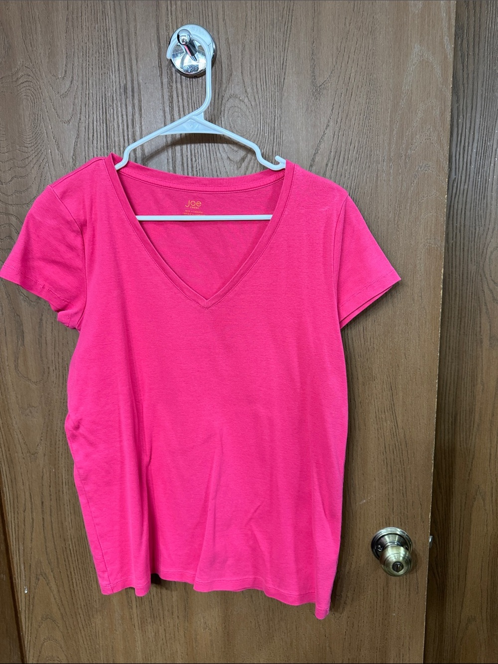 Joe Fresh Women's V-Neck Short Sleeve Tee in Bright Pink